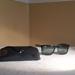 Ray-Ban Classic Black Sunglasses with Case
